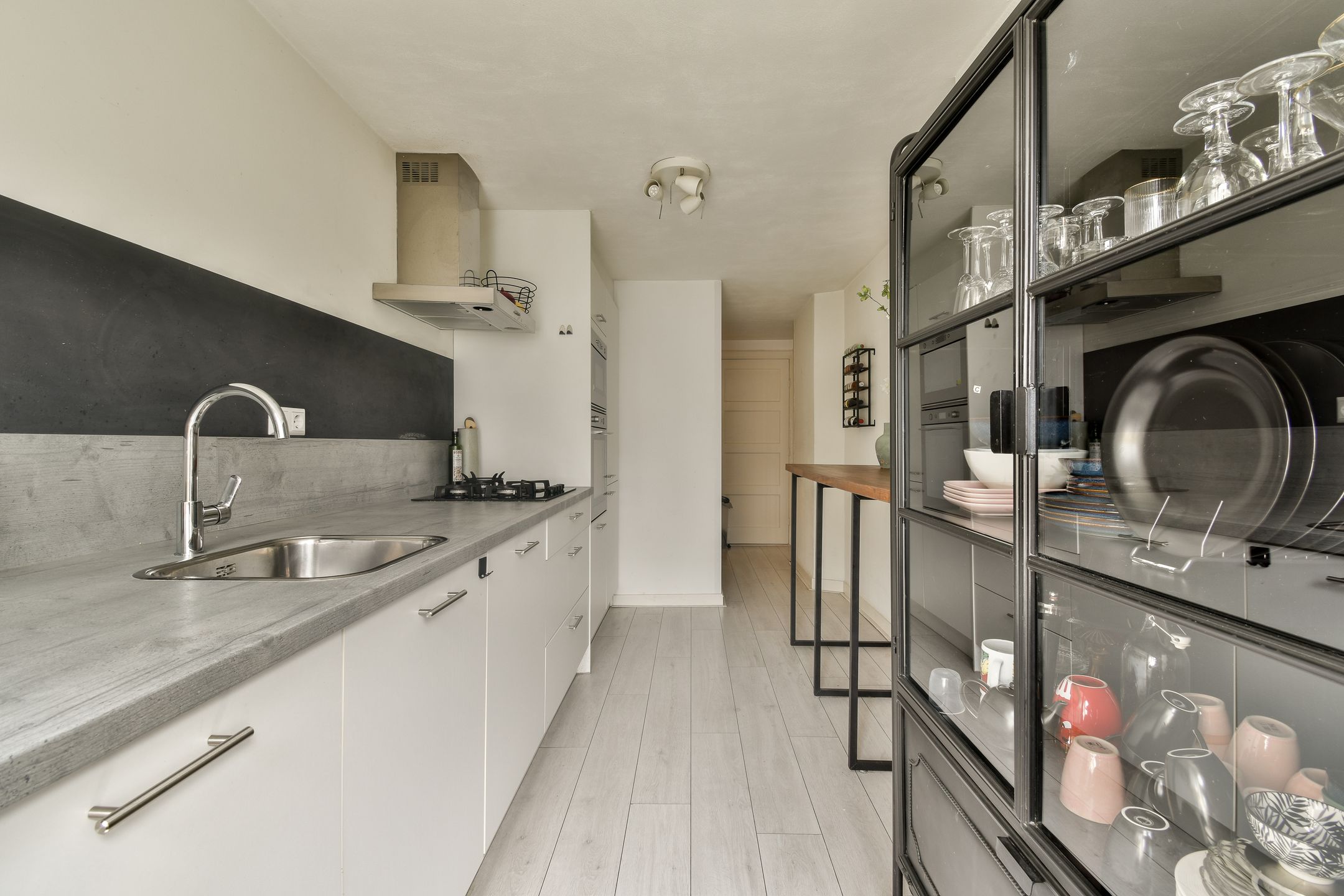 Photo 12 of Anthonie van Dijckstraat 9-3