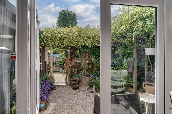 Foto 19 van PC Hooftstraat 30