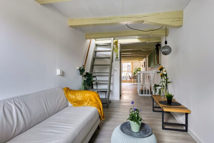 Photo 10 of Oosterstraat 72-A