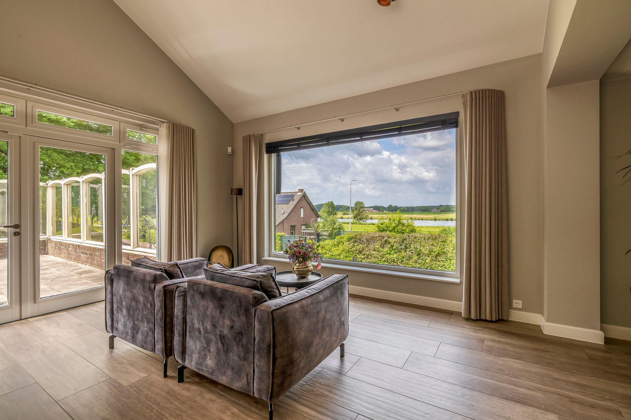 Foto 9 van Parallelweg 2