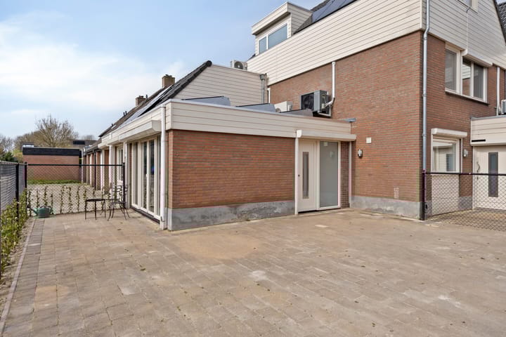 Foto 17 van Besançonlaan 1