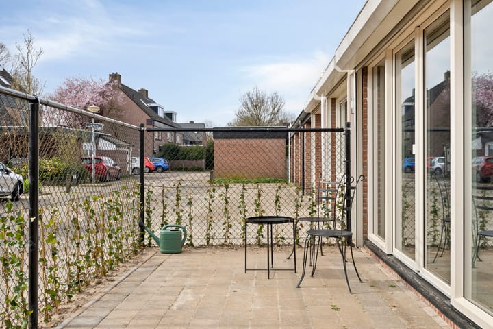 Foto 18 van Besançonlaan 1