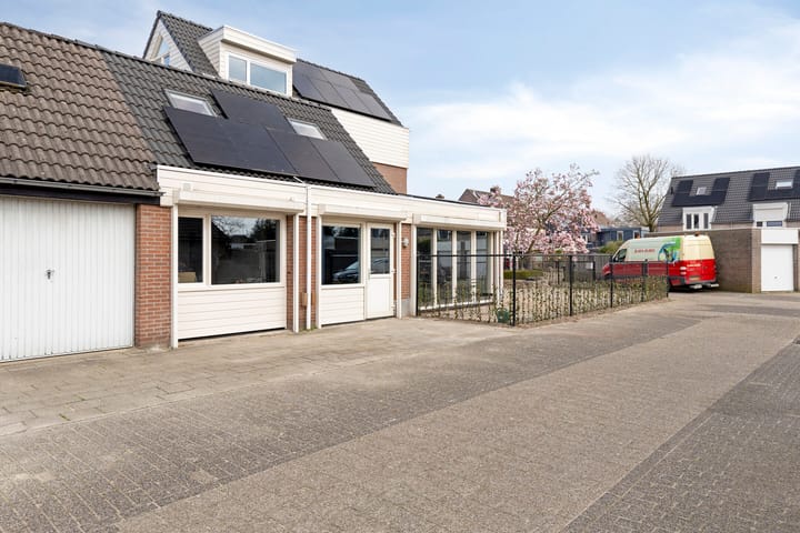 Foto 19 van Besançonlaan 1