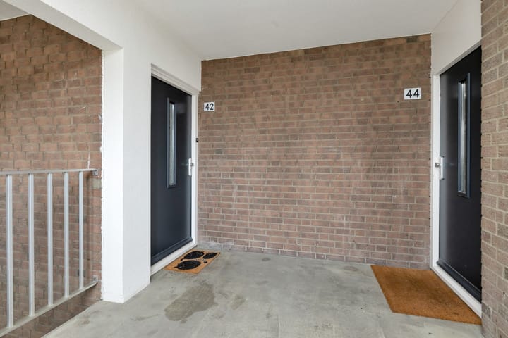 Photo 11 of Ringspoor 42