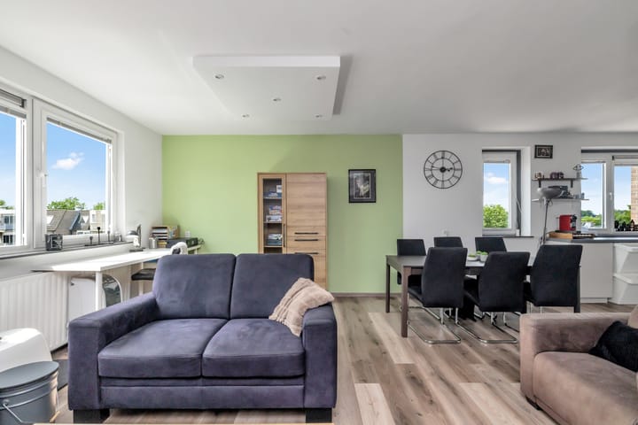 Photo 16 of Ringspoor 42