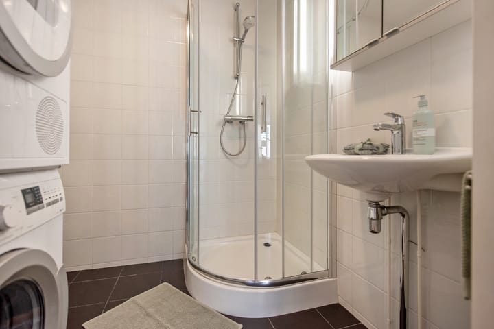 Photo 20 of Buitenwatersloot 241