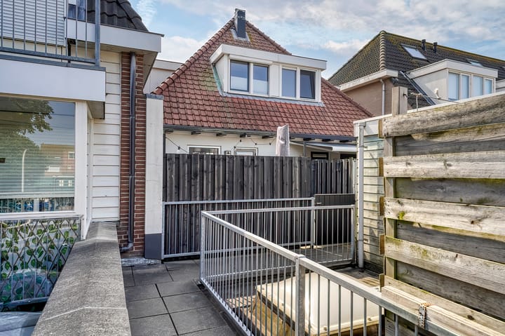 Photo 6 of Noordeinde 50