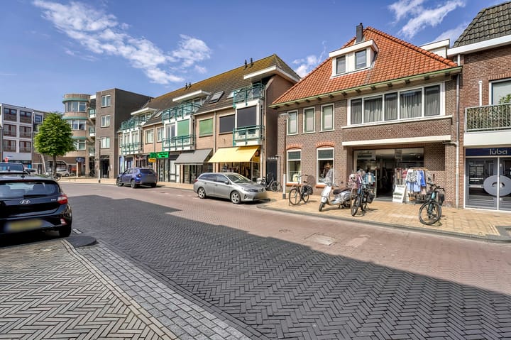 Photo 30 of Noordeinde 50