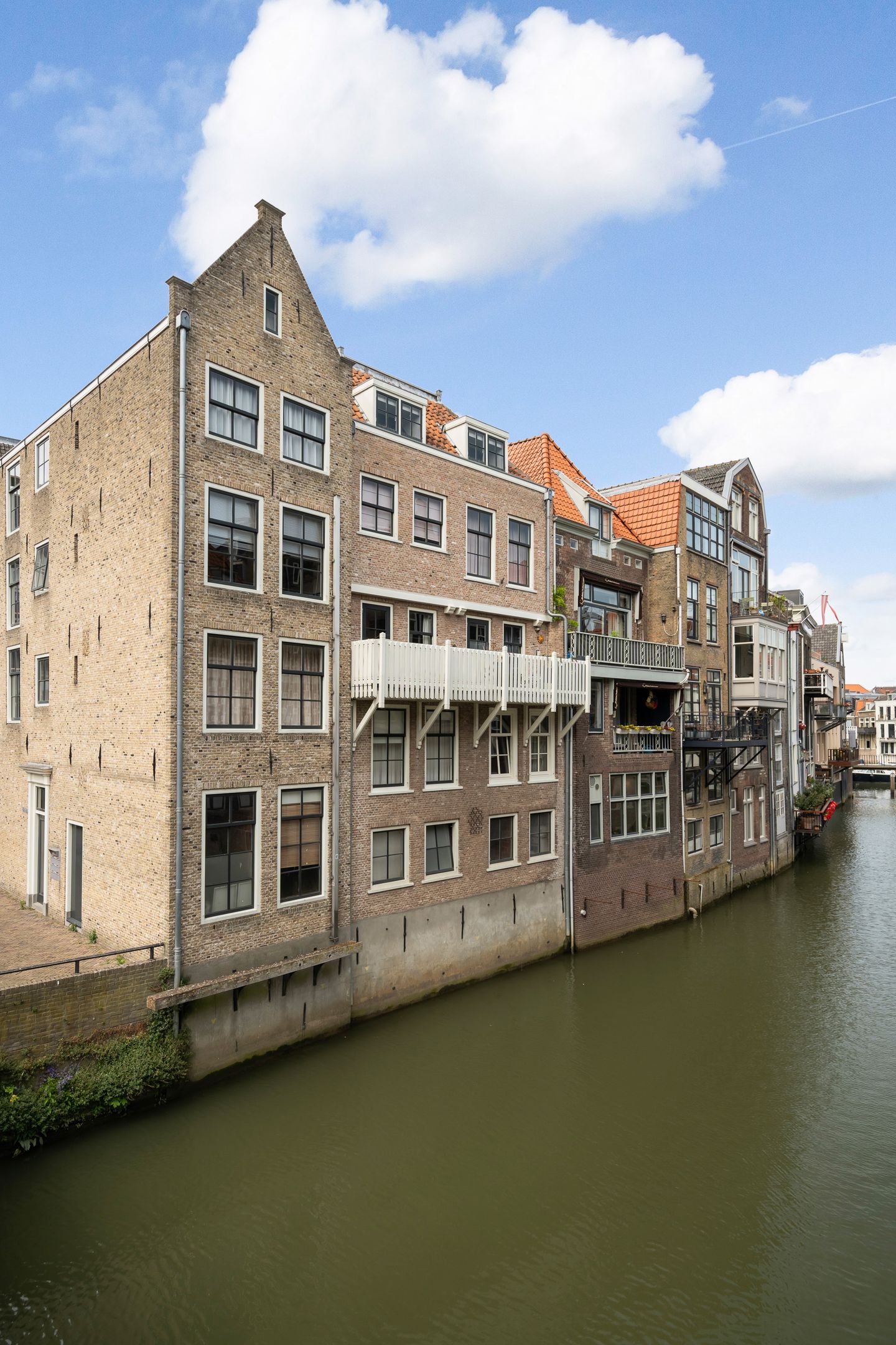 Foto 35 van Wijnstraat 198