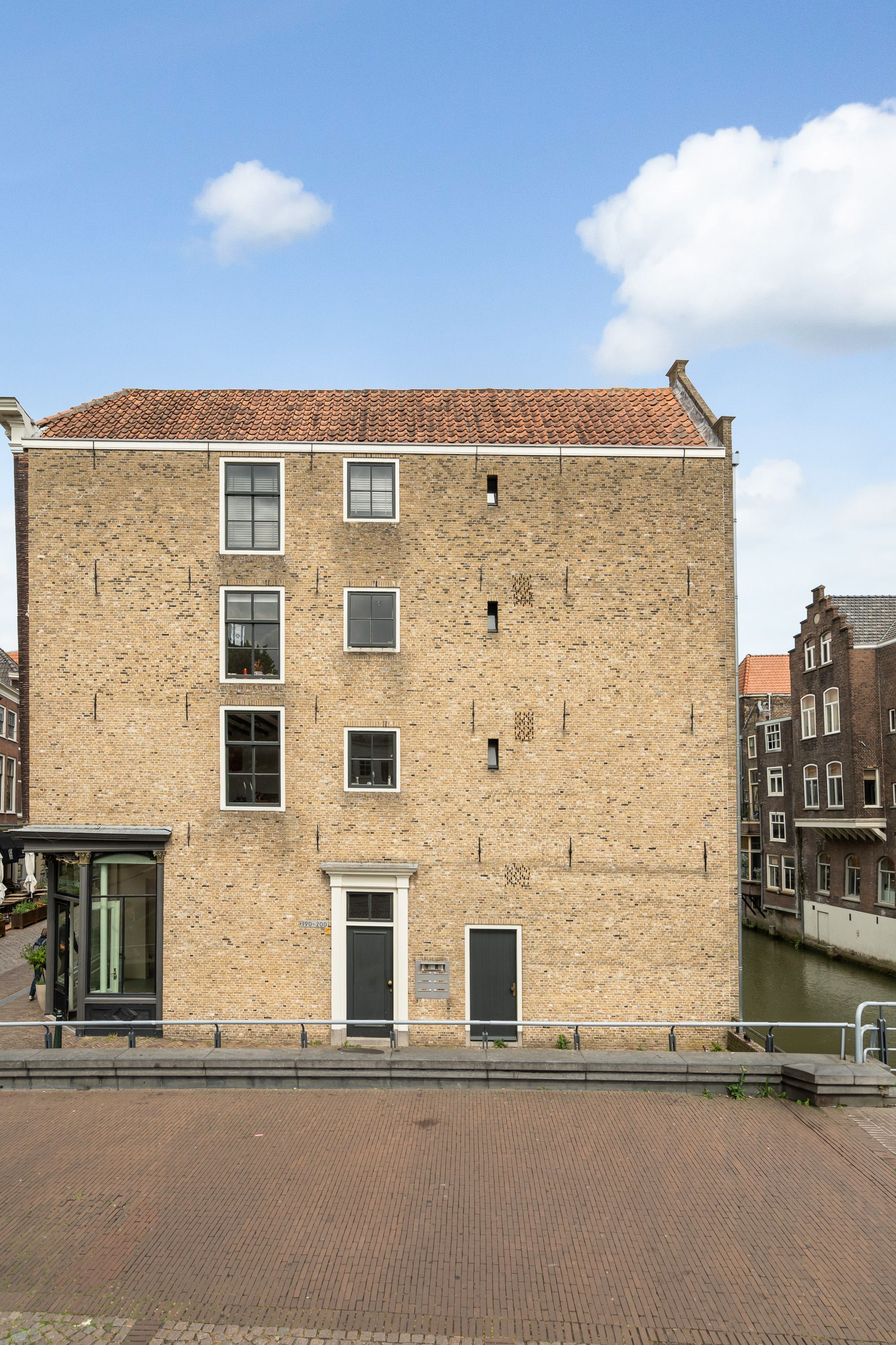 Foto 36 van Wijnstraat 198