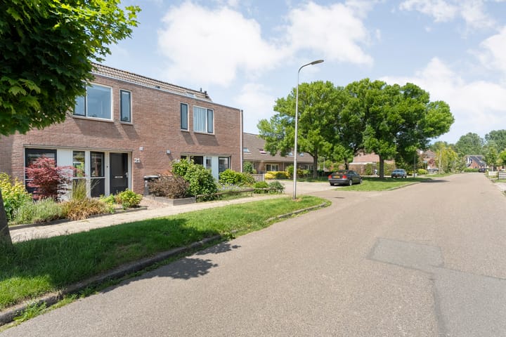 Foto 3 van H Roland Holstln 21