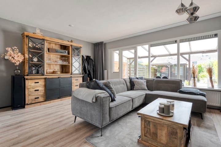 Foto 8 van H Roland Holstln 21