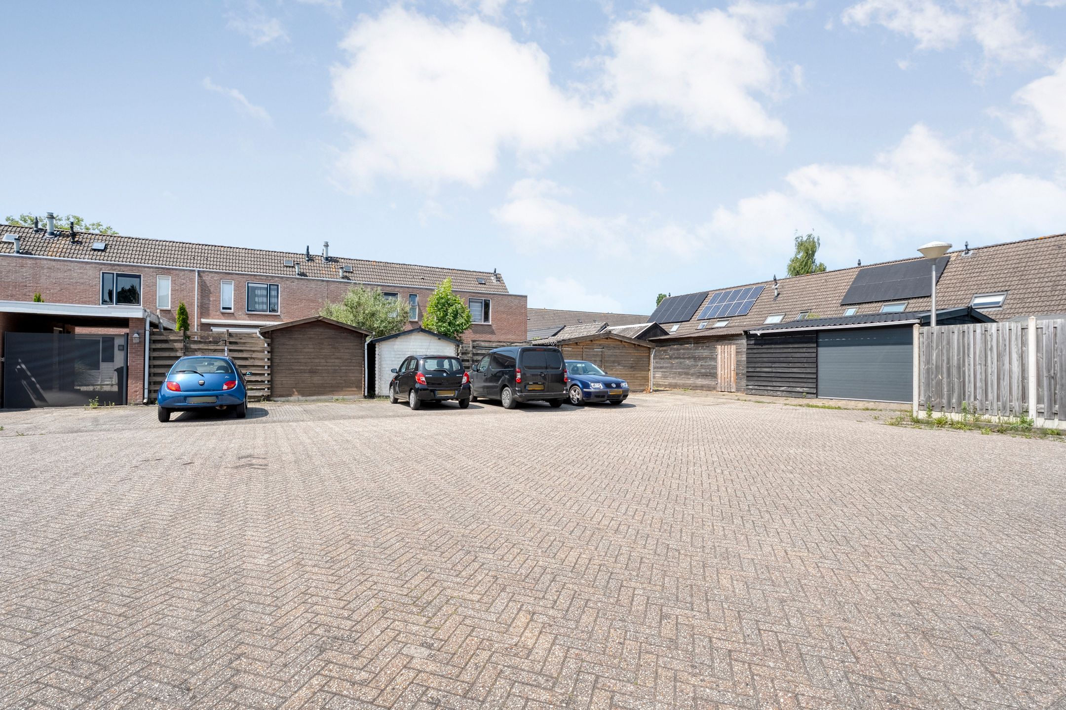 Foto 33 van H Roland Holstln 21