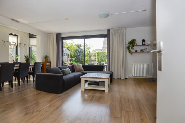 Foto 4 van Acropolis 83