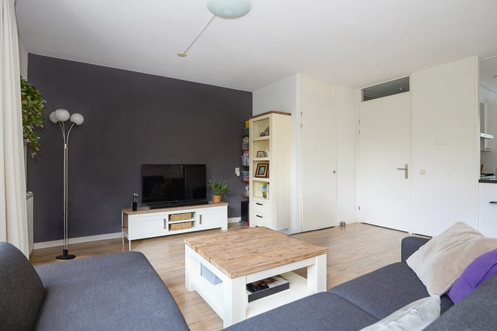 Photo 16 of Acropolis 83