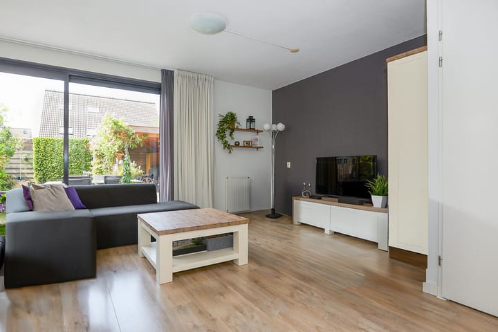 Photo 18 of Acropolis 83