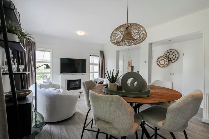 Foto 4 van Randmeerweg 8-214