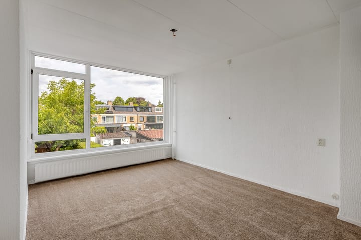 Photo 16 of Arnold van Leuvenstraat 23