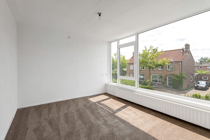 Photo 17 of Arnold van Leuvenstraat 23