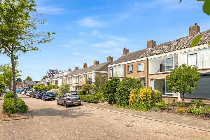 Photo 23 of Arnold van Leuvenstraat 23