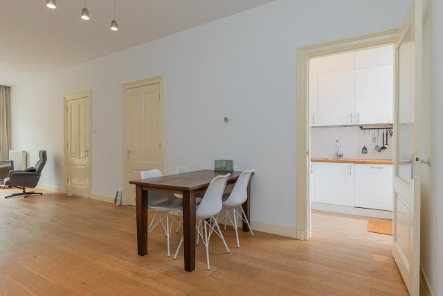 Photo 6 of Koninginneweg 10-C