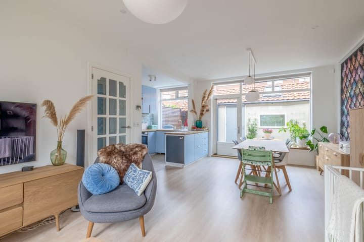 Photo 9 of Jan van Bloisstraat 25