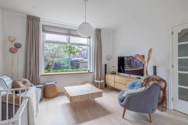 Photo 11 of Jan van Bloisstraat 25