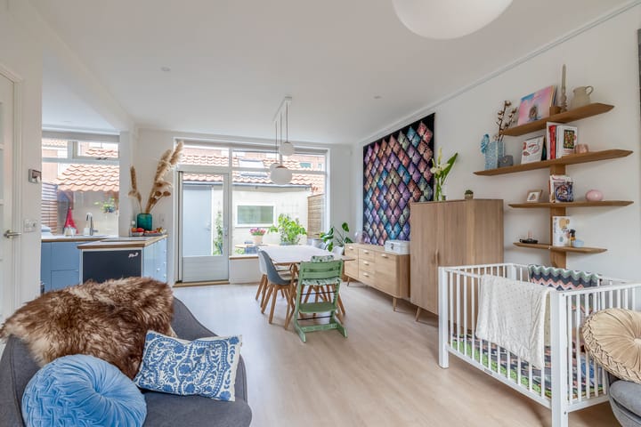 Photo 12 of Jan van Bloisstraat 25