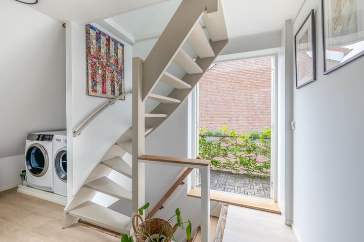 Photo 27 of Jan van Bloisstraat 25