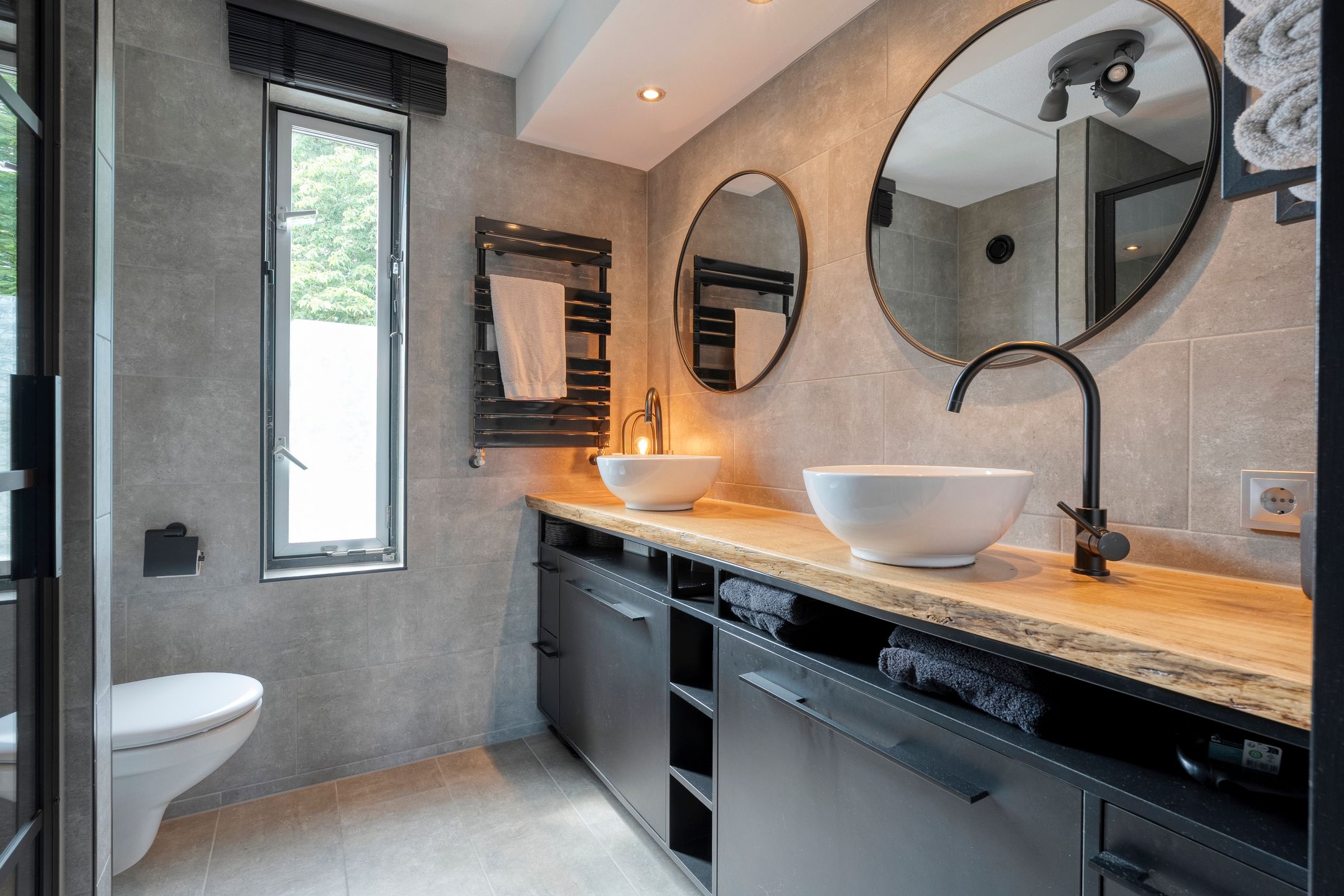 Foto 21 van Admiraal de Ruyterstraat 17