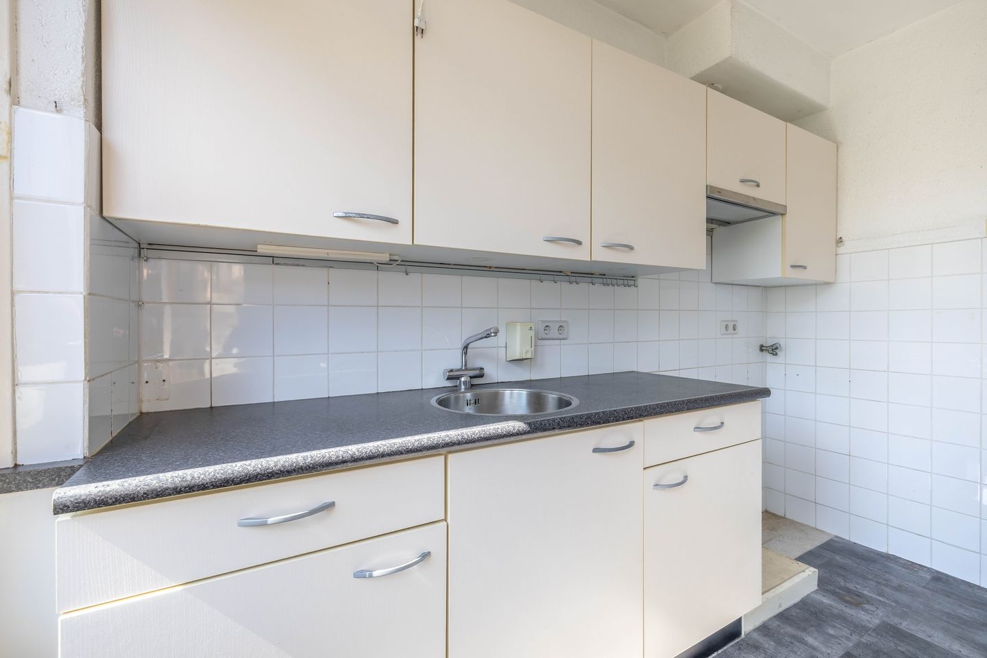 Photo 10 of Muiderslotstraat 19