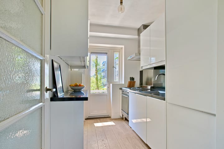 Photo 19 of Uiterwaardenstraat 157-1