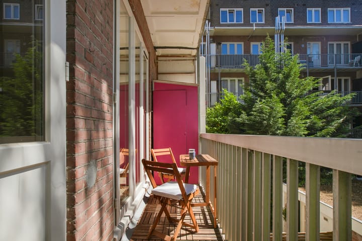 Photo 21 of Uiterwaardenstraat 157-1