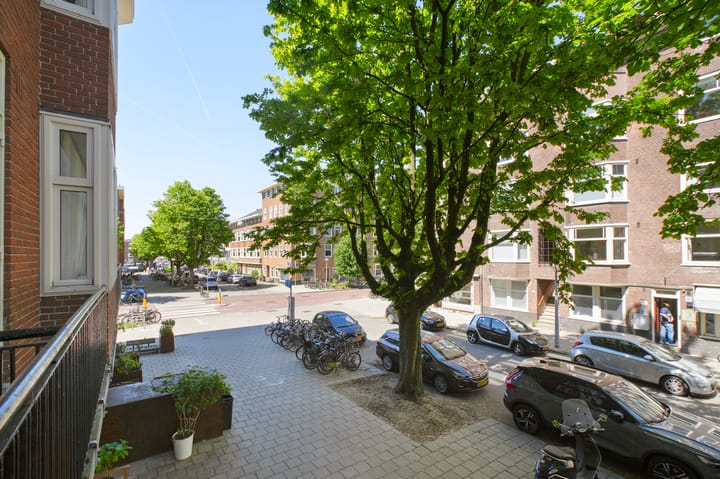 Photo 28 of Uiterwaardenstraat 157-1