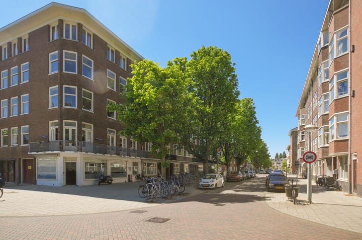 Photo 33 of Uiterwaardenstraat 157-1