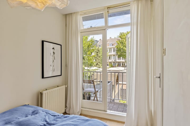 Photo 10 of Spaarndammerstraat 20-F