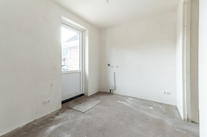 Photo 16 of Domstraat 10