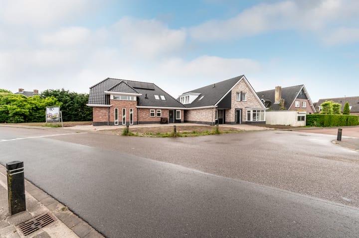 Photo 35 of Domstraat 10