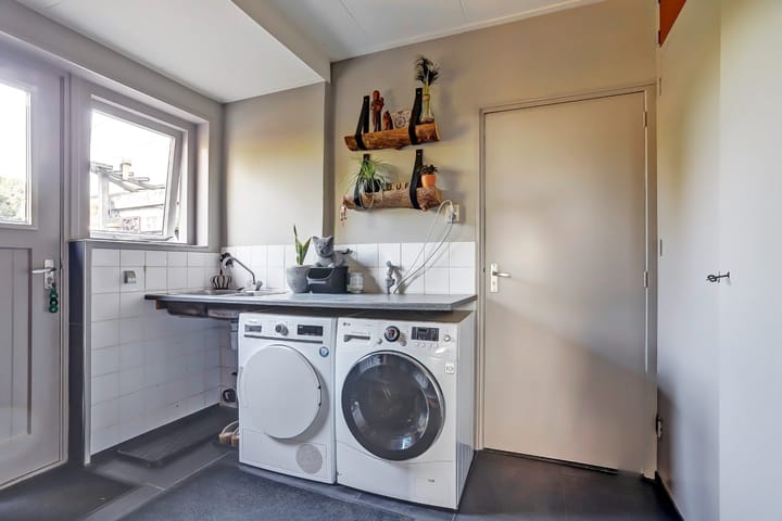 Photo 24 of van Egmondstraat 26