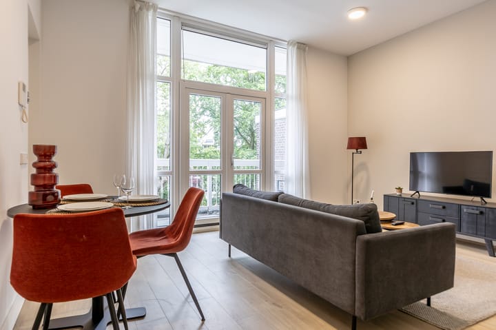 Photo 6 of Mathenesserlaan 247-F