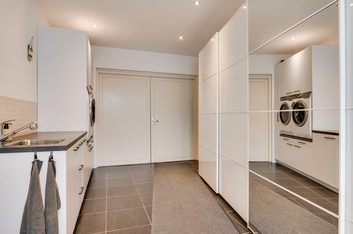 Photo 17 of Amaliastraat 18