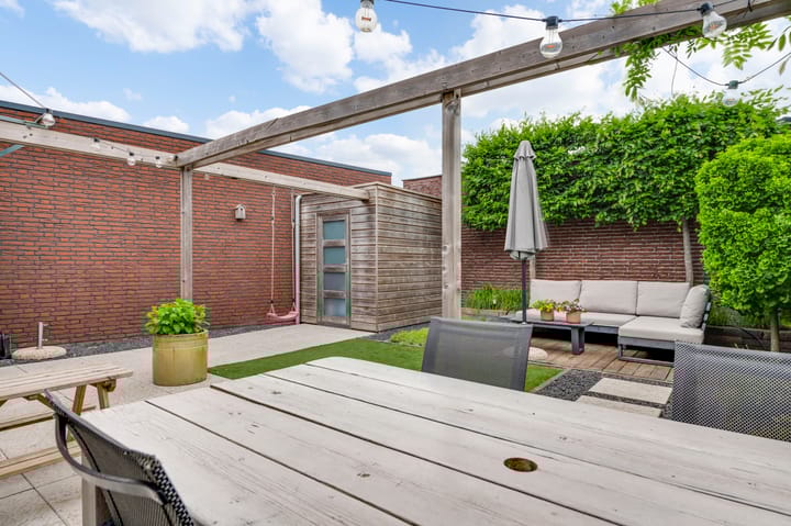 Photo 21 of Amaliastraat 18