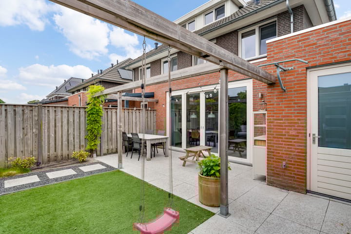 Photo 23 of Amaliastraat 18