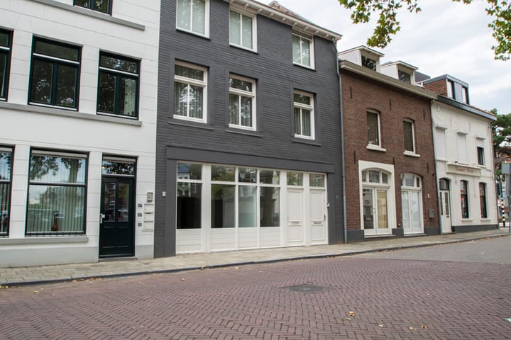 Photo 3 of Wilhelminaplein 21