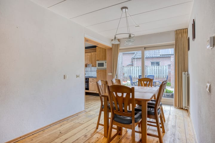 Photo 9 of Klaproos 68