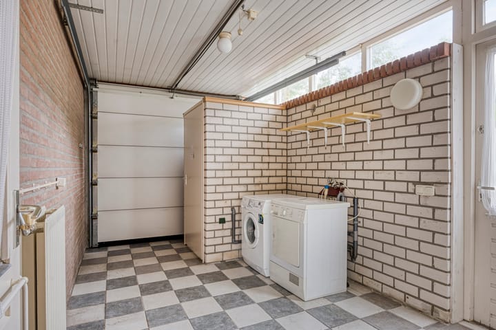 Photo 14 of Klaproos 68