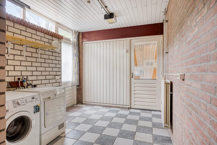 Photo 15 of Klaproos 68