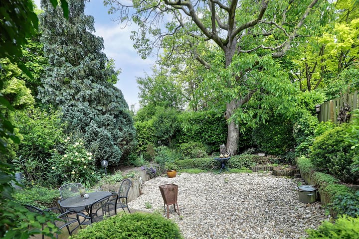 Photo 3 of Dorpsplein 9