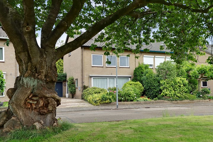 Photo 5 of Dorpsplein 9