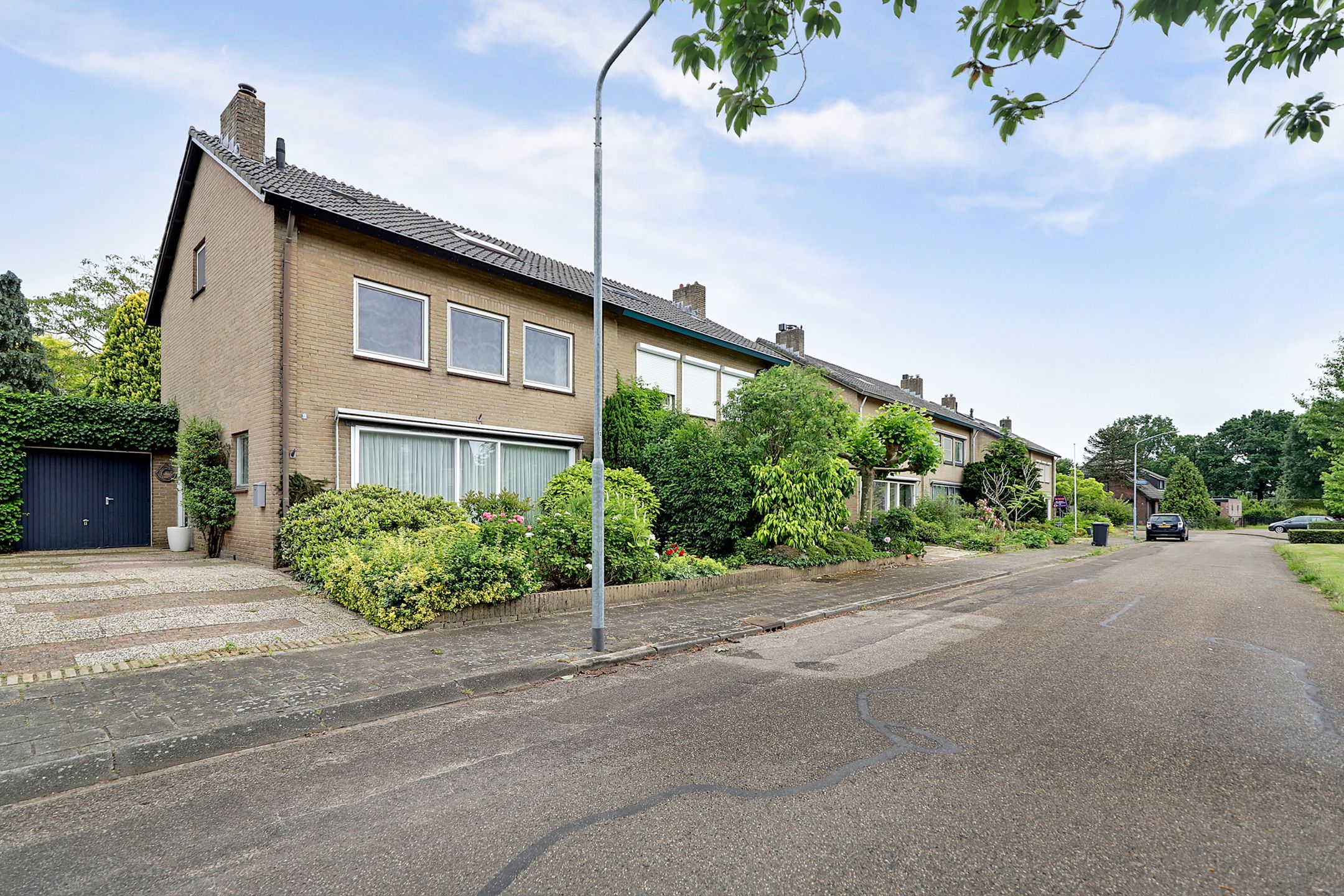 Foto 6 van Dorpsplein 9